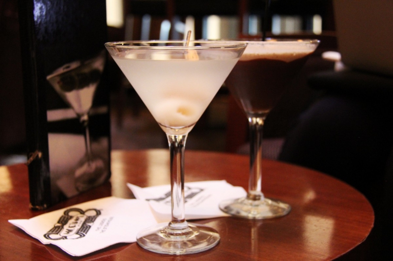 boite-nuit-CARCES-min_martini_bar_lychee_chocolate_alcohol_liquor_happy_hour_happy-910161